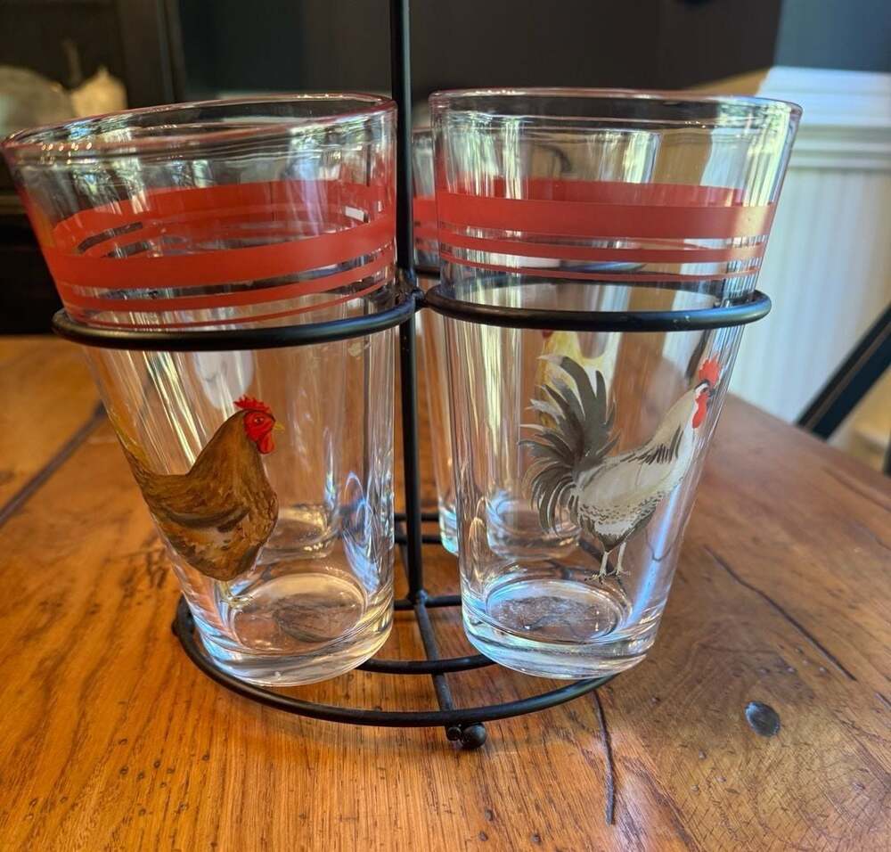 Sakura On The Farm Rooster Drinking Glasses Set of 4 with Metal Caddy B1276
